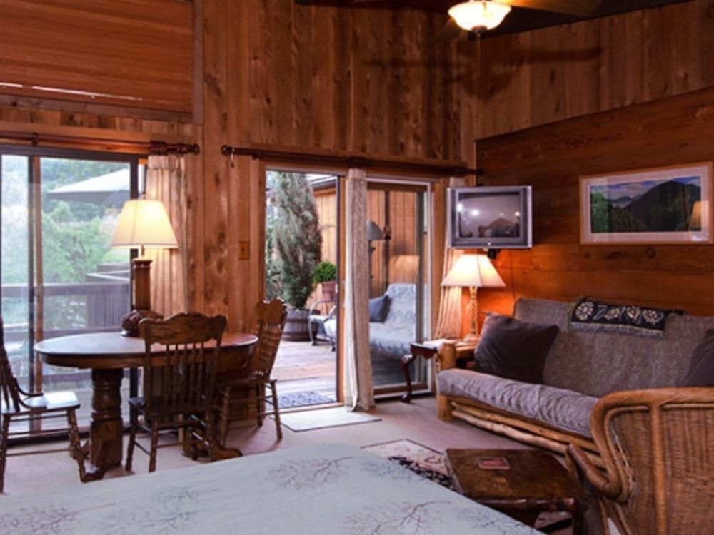 River House Bed And Breakfast Nine Mile Falls 外观 照片